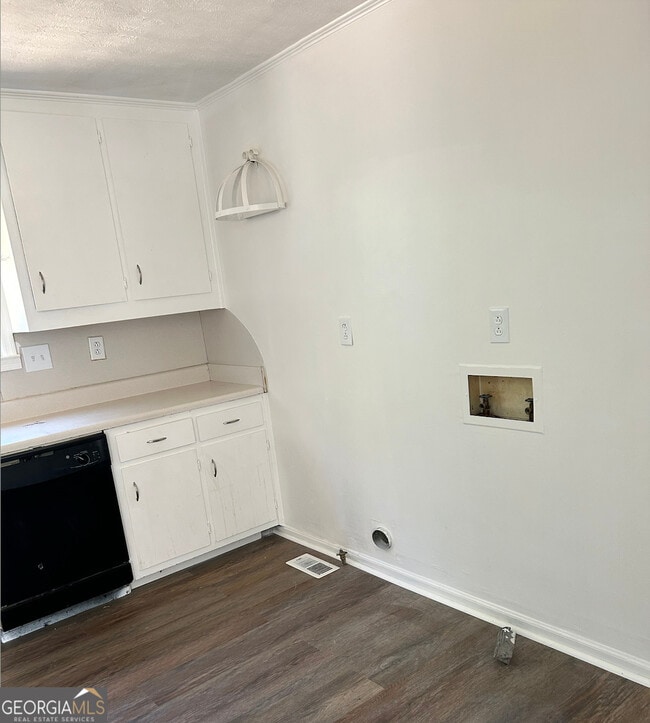 Building Photo - 513 Center St