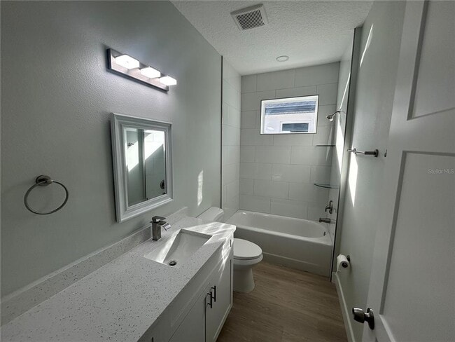 Building Photo - 424 E Jessup Ave