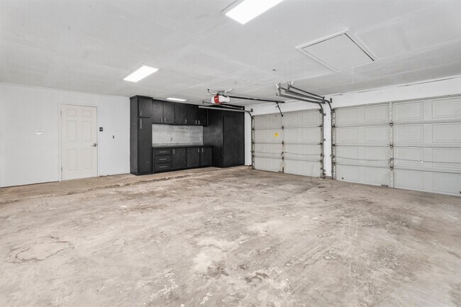 Building Photo - 602 Aldersgate Ct