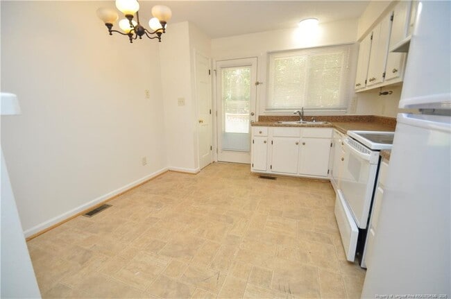 Building Photo - 6112 Deerwood Pl