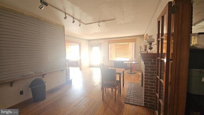 Building Photo - 101 N Broadway