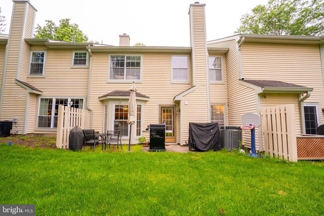 Building Photo - 3 Towpath Ct
