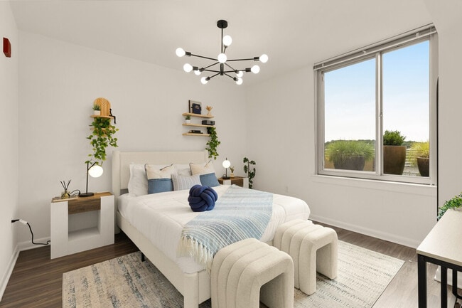 Building Photo - 1548 Spring Hill Rd