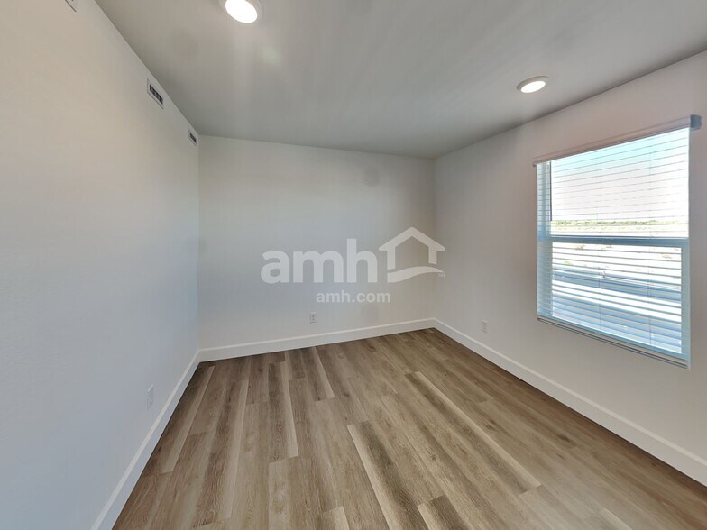 Building Photo - 10506 Lagaspi Dr