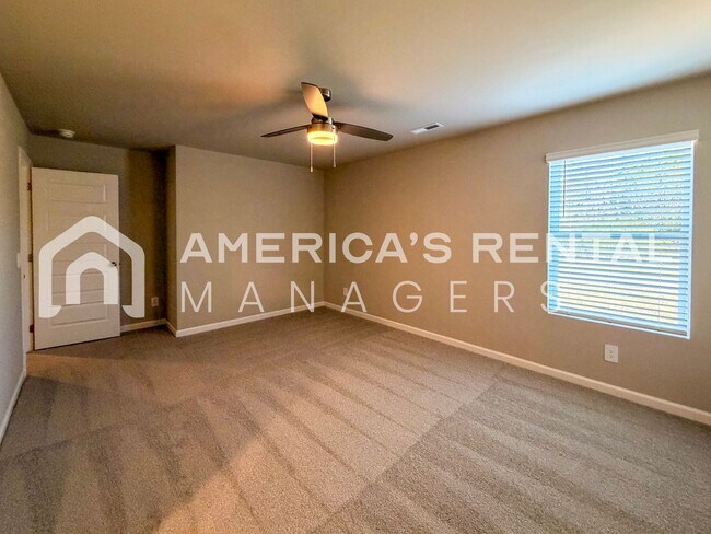 Building Photo - Spacious 4-Bedroom Home with Upstairs Loft!