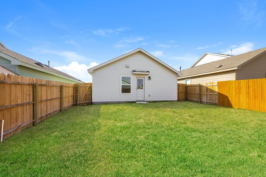 Building Photo - 7950 Serro Medina