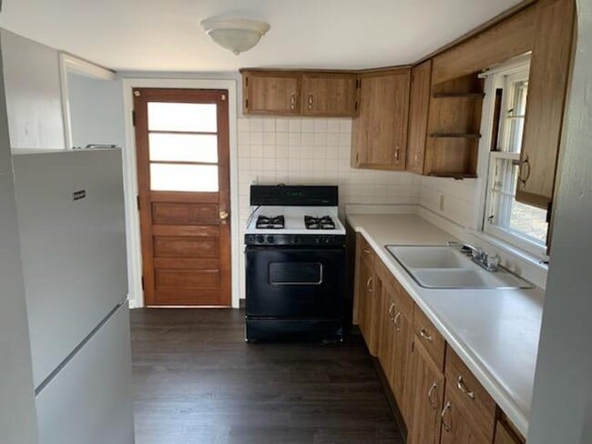 Primary Photo - 3 Bedroom House for Rent