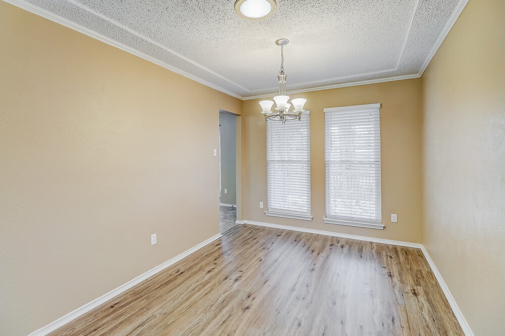 Building Photo - 1350 Greenbriar Ln