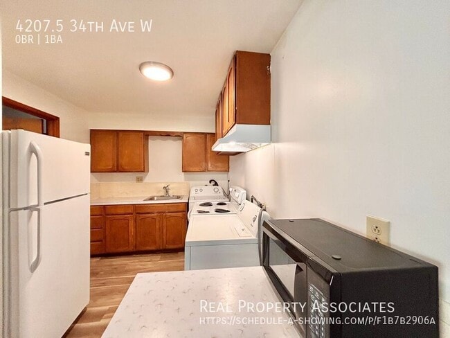 Building Photo - 4207.5 34th Ave W