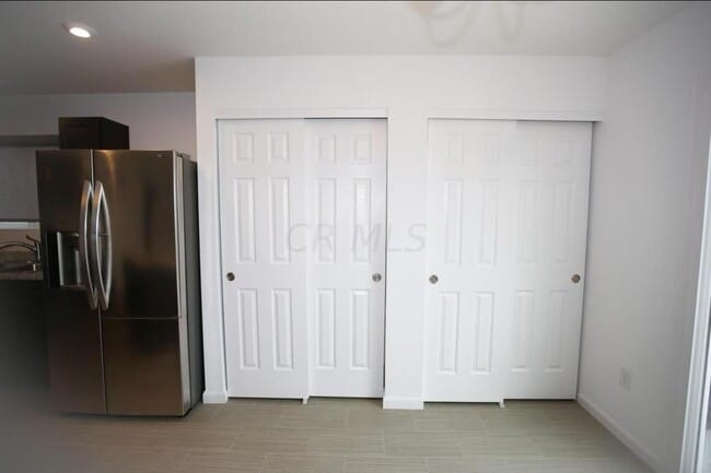 Building Photo - 4978 Crestbrook Dr