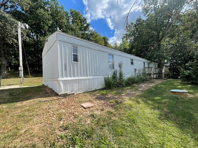 Building Photo - 3 Bed 2 Bath Home For Rent
