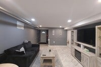 Building Photo - 3 bedroom in ASTORIA NY 11103