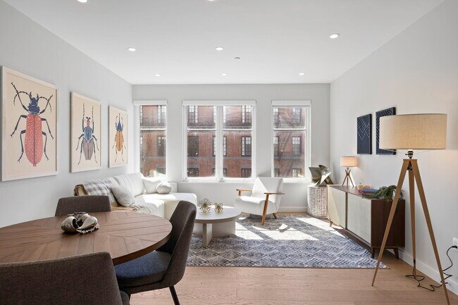 Primary Photo - 693 Sutter St