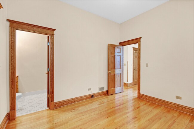 Building Photo - 1238 N Noble St