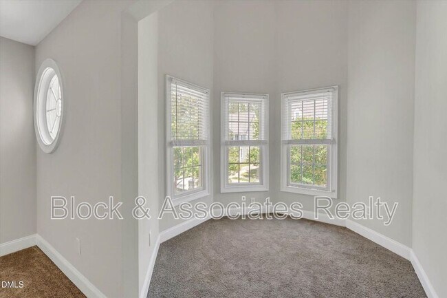 Building Photo - 109 Old Savannah Dr