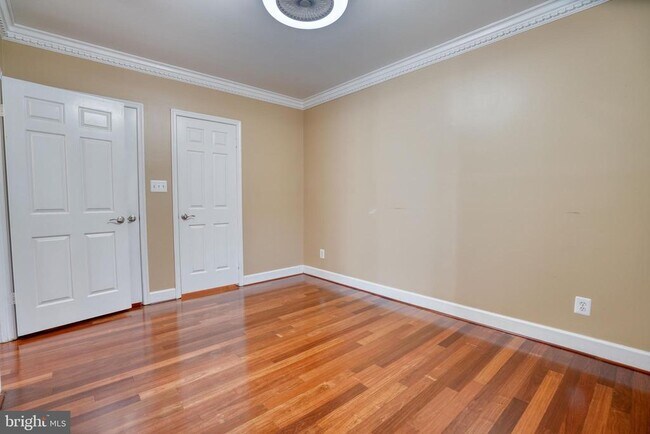 Building Photo - 1209 N Pitt St