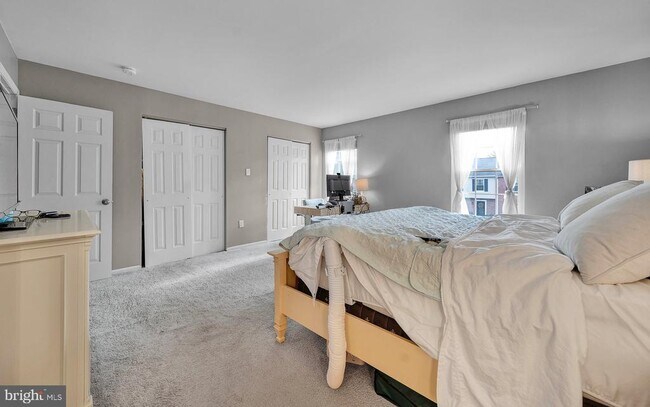 Building Photo - 301 Cherokee Cir