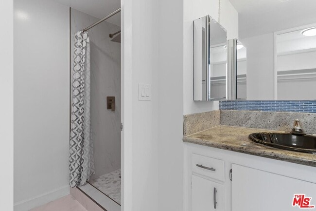 Building Photo - 10501 Wilshire Blvd