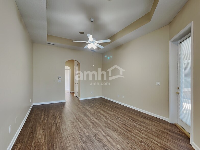 Building Photo - 320 Valverde Ln
