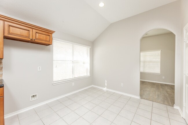 Building Photo - 24502 Drakefield Ct