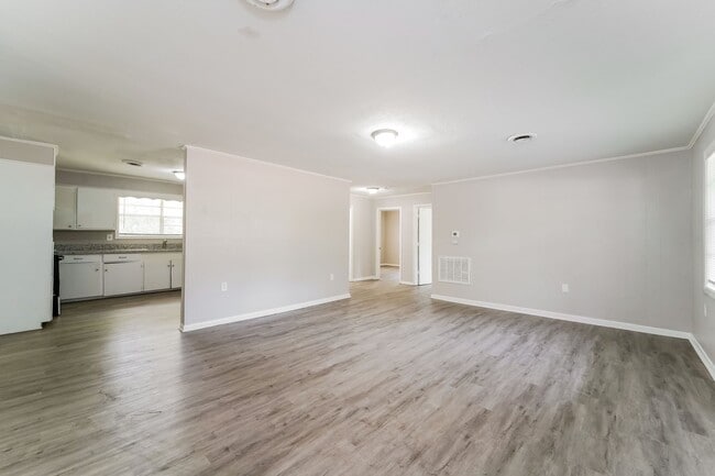 Building Photo - 2751 Glenn St