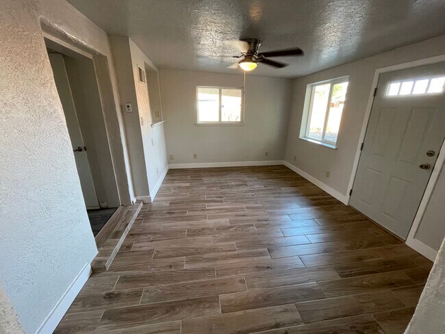 Building Photo - Barelas