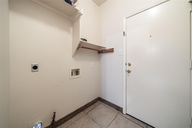 Building Photo - 915 Double File Trail