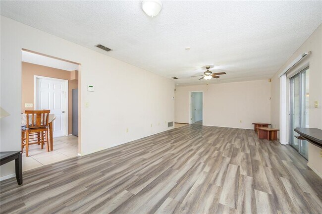 Building Photo - 1016 Martex Dr