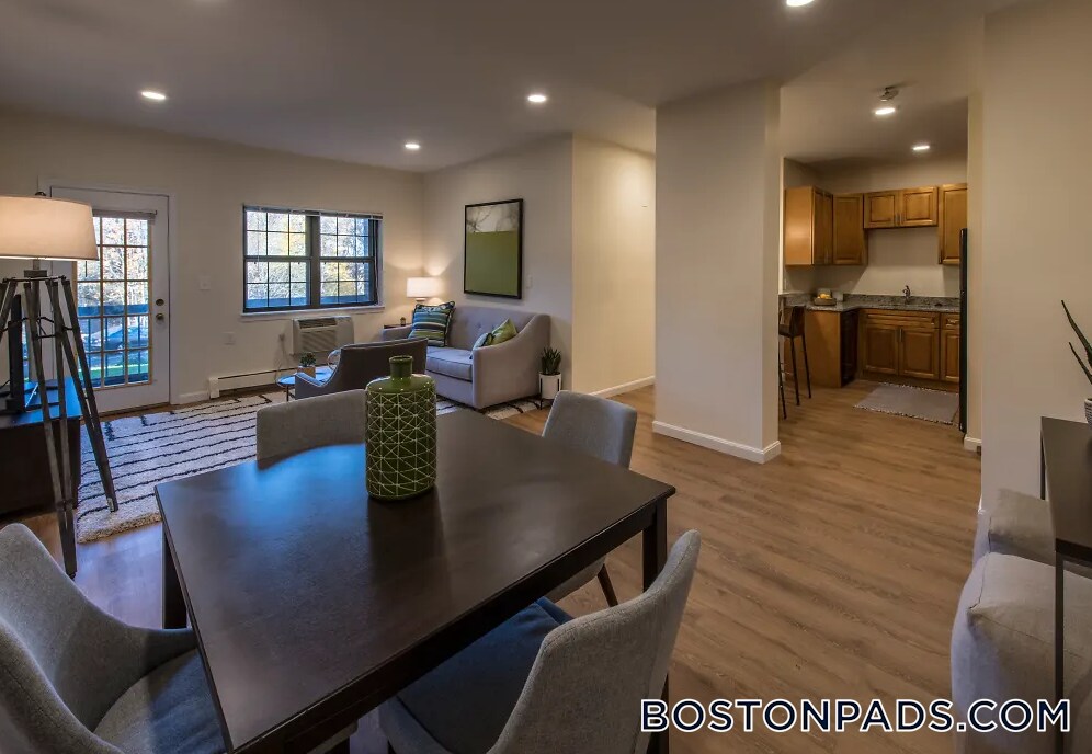 Building Photo - 757 Highland Ave