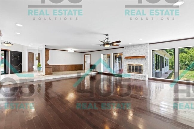 Building Photo - AMAZING FIND IN MWC