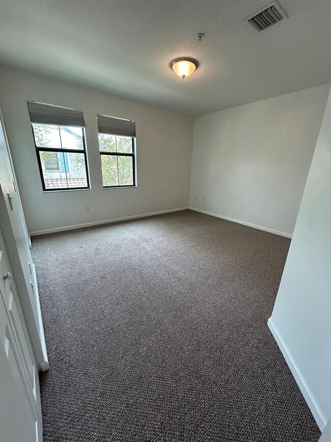 Building Photo - 12620 NW 32nd Ct
