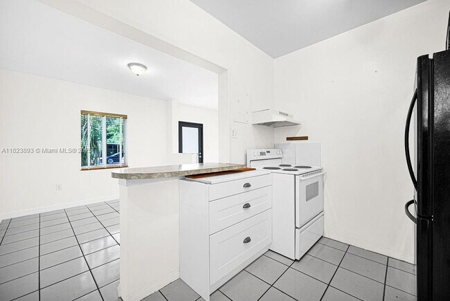 Building Photo - 5960 SW 47th St