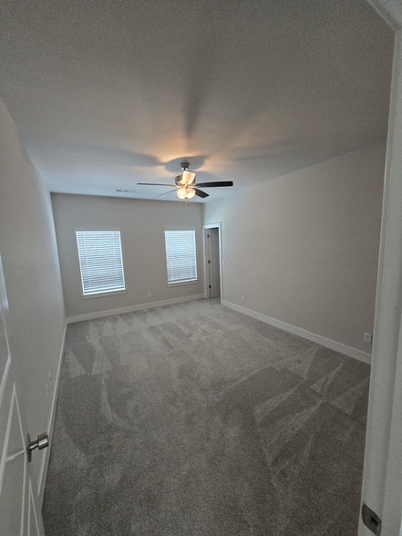 Building Photo - 6203 SW Luster Rd