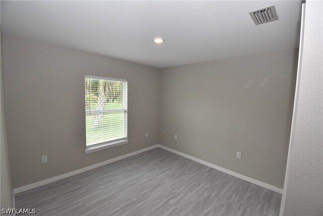 Building Photo - 1544 Waldorf Dr