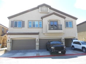 Building Photo - Charming 2 Bedroom, 2 Bathroom Home