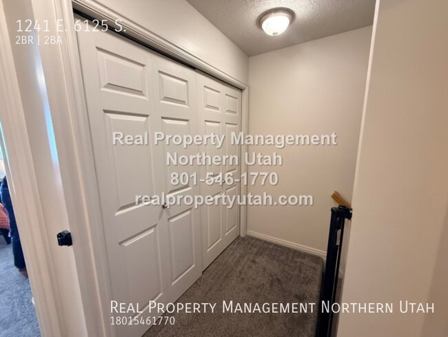 Building Photo - 1241 E 6125 S