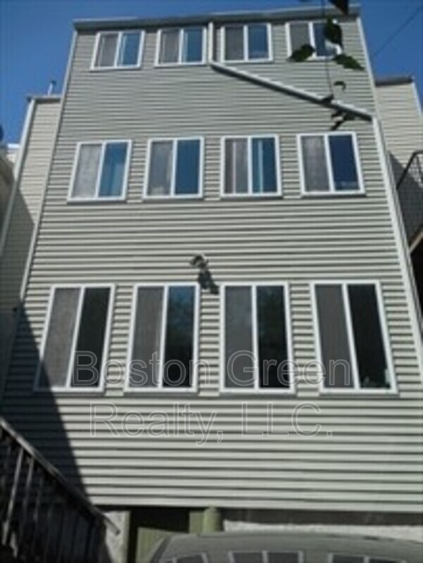 Building Photo - 652 Dorchester Ave