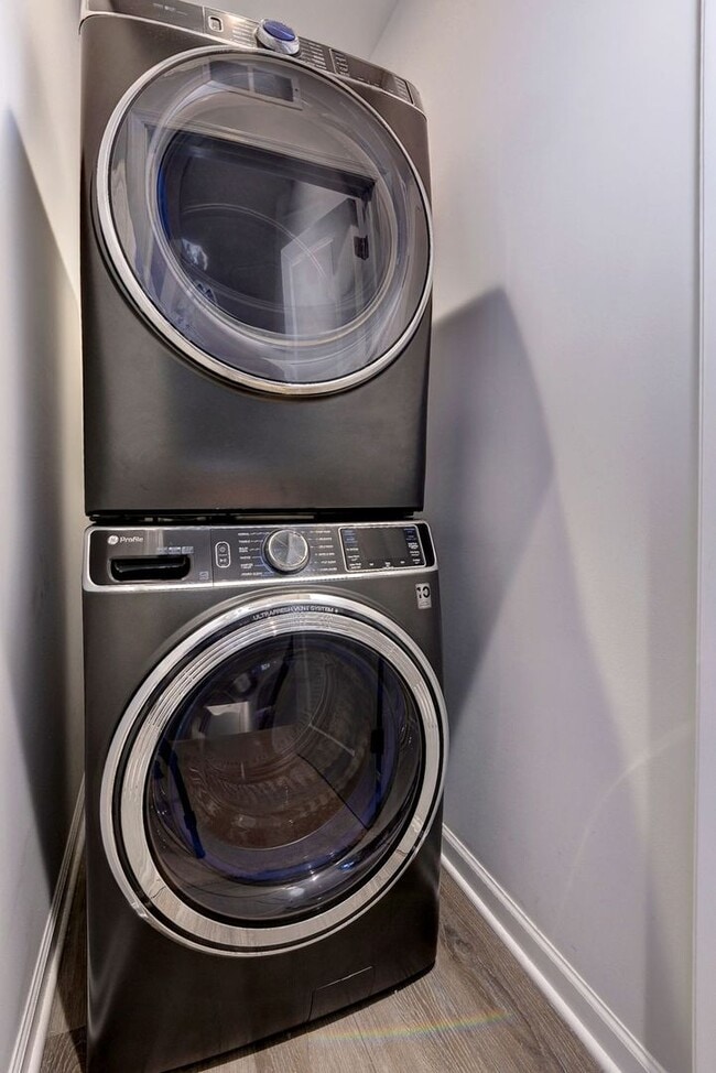 Building Photo - Three Story Brick End Unit with Rooftop Terrace