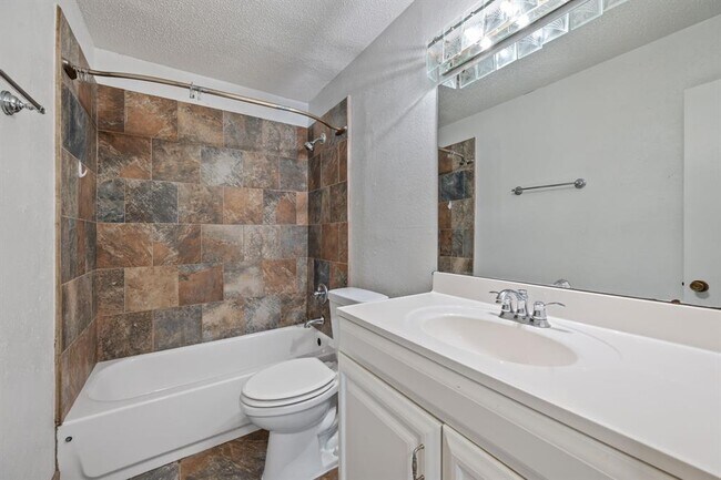 Building Photo - 303 Irma Dr