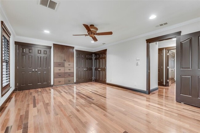 Building Photo - 4900 Balcones Dr