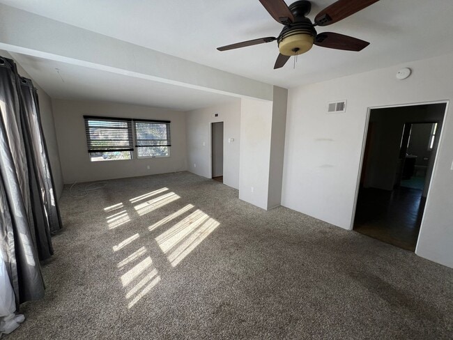 Building Photo - Tyler & Maryland Duplex