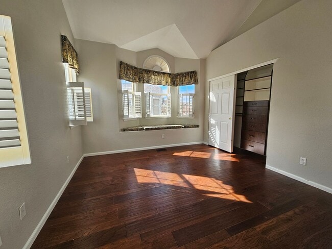 Building Photo - Stunning Highlands Ranch Townhome