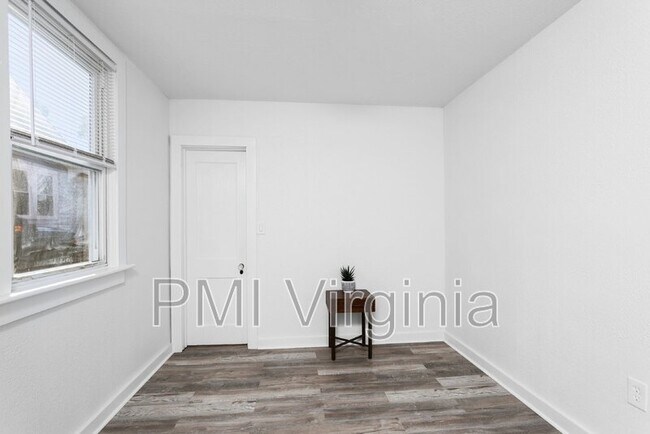 Building Photo - 1619 E Ocean View Ave