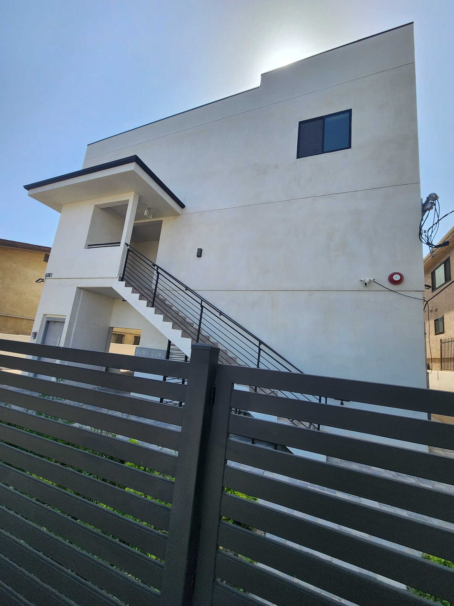 Building Photo - 6061 Fulton Ave