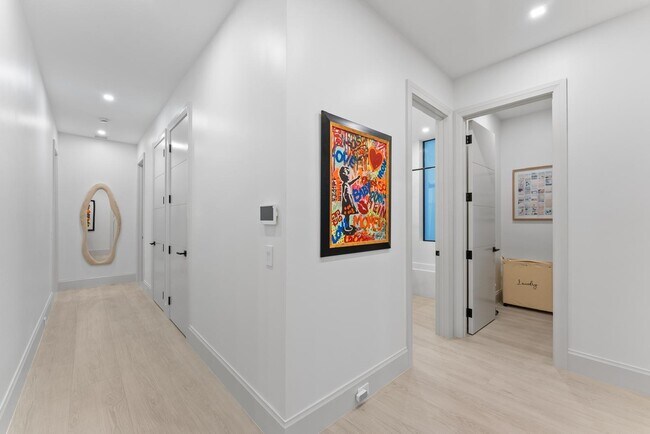 Building Photo - 220 S Swinton Ave