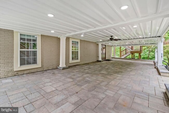 Building Photo - 6212 Lilac Bush Ln