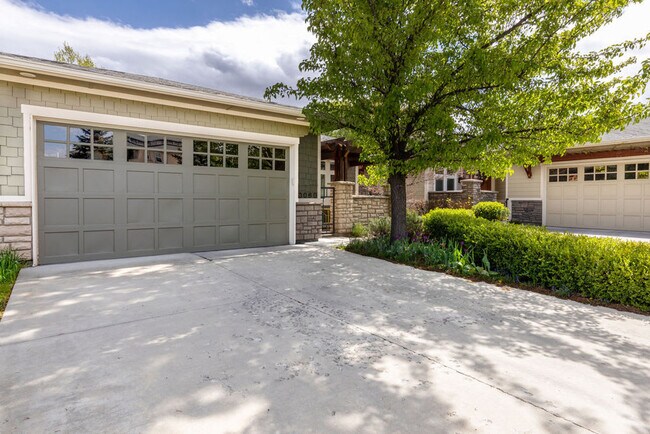 Building Photo - 3060 S Rookery Ln