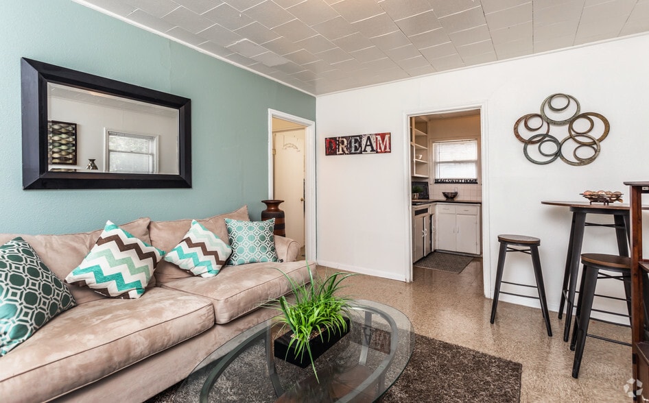 Primary Photo - Highland Hills