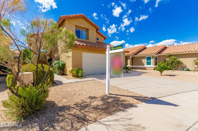Building Photo - 3223 E Poinsettia Dr