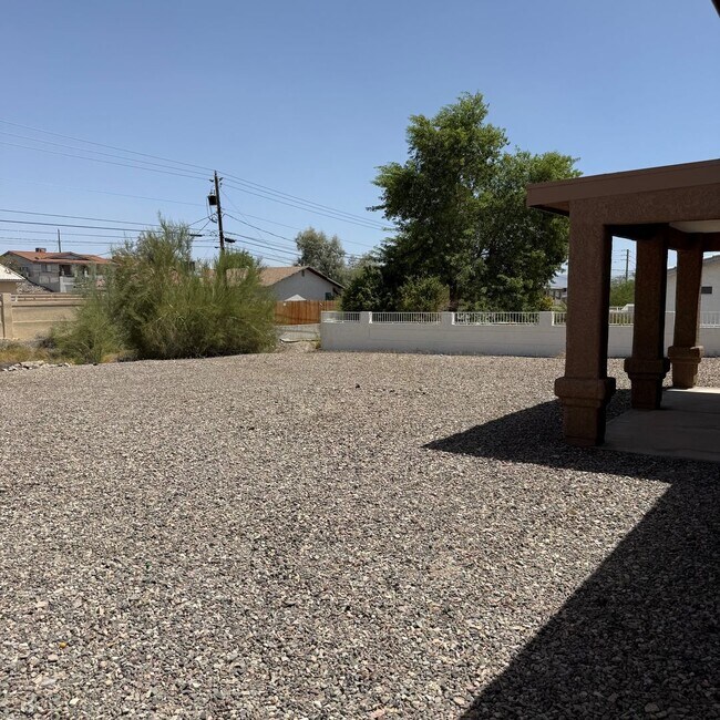Building Photo - Charming Newly Renovated 2 bed/2 Bath Rental Long Term